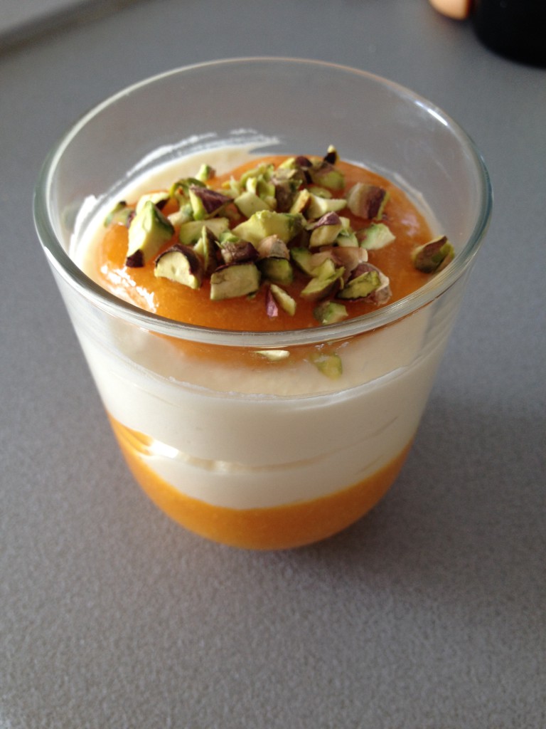 Tiramisu aux abricots et éclats de pistache