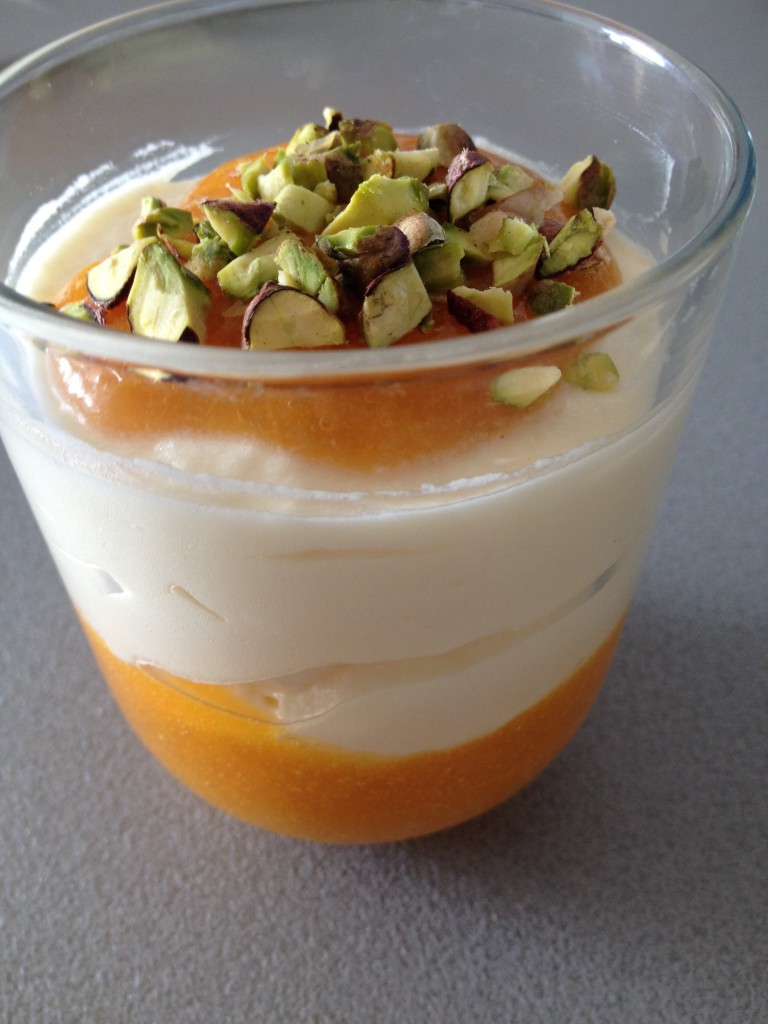 Tiramisu aux abricots et éclats de pistache