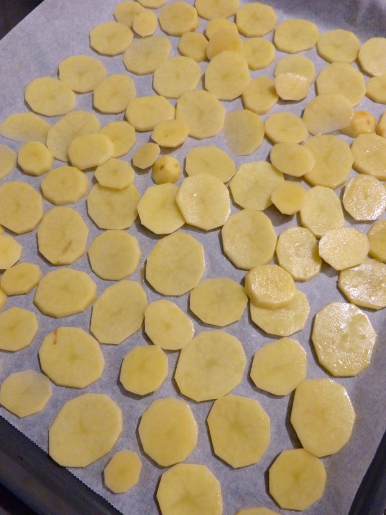 Chips de pommes de terre croustillantes au four